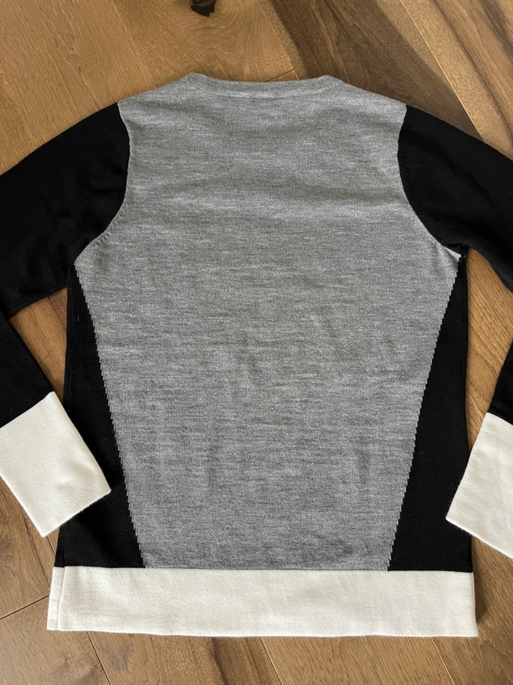French Connection Women's Gray Black White Colorblock Crewneck Sweater - Size M - Picture 5 of 8